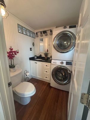 Bathroom, Interior, Utility Closets, Washer, Wood Texture Flooring