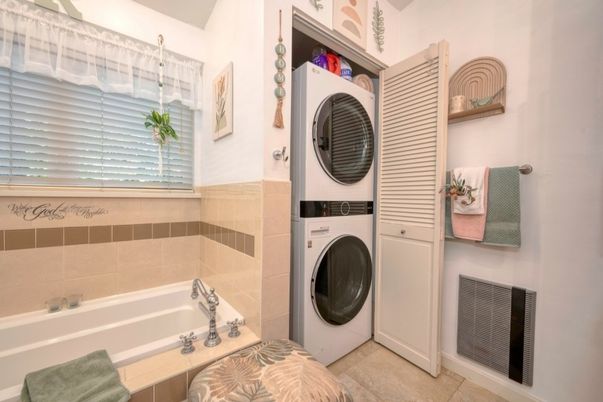 Bathroom, Interior, Utility Closets, Washer