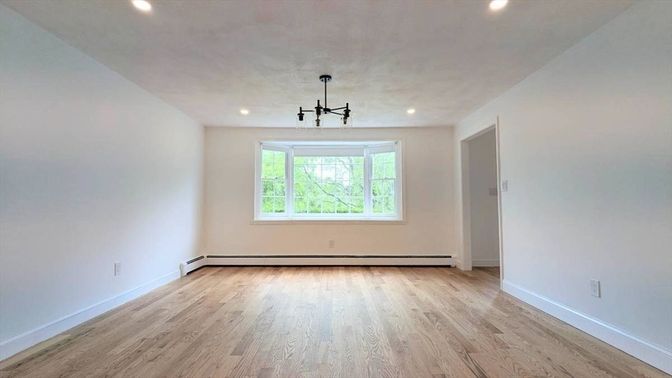 Empty room, Interior, Recessed Lighting, Wood Texture Flooring
