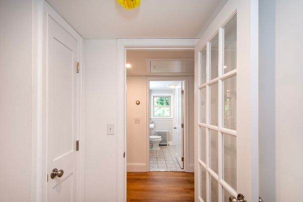 Bathroom, Interior, Recessed Lighting, Wood Texture Flooring