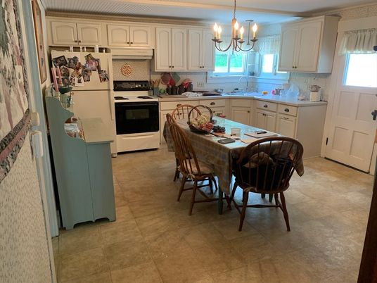 Chandelier, Dining room, Interior, Kitchen