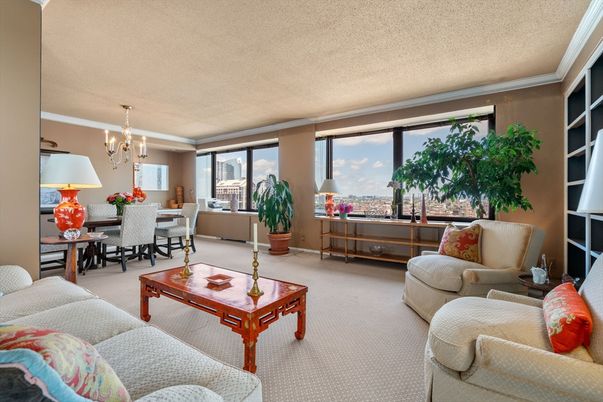 Chandelier, Dining room, Interior, Living room
