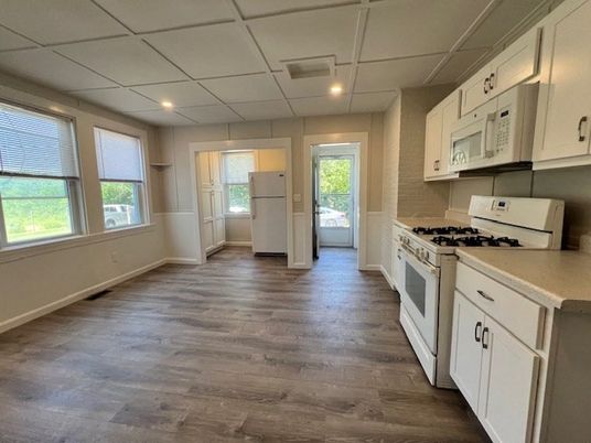Interior, Kitchen, Recessed Lighting, Wood Texture Flooring