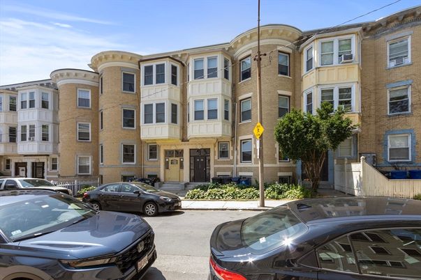 Exterior, Facade, Brick Facade, Rowhouse