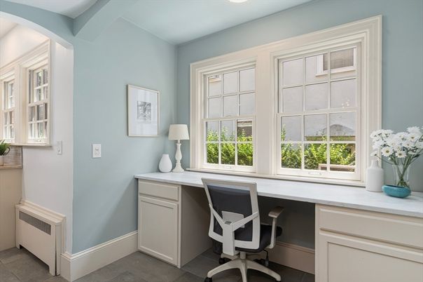 Home Office, Interior