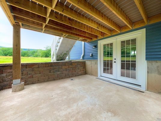 Exterior, Wooden Beams