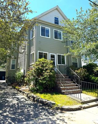 Exterior, Facade, Queen Anne Victorian