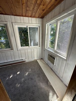 Empty room, Interior, Wooden Ceilings
