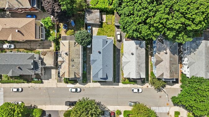 Exterior, Drone