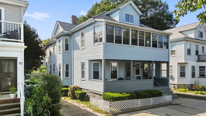 Exterior, Facade, Queen Anne Victorian