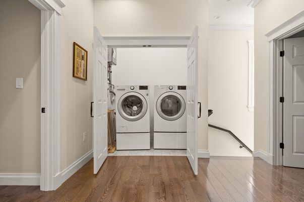 Interior, Utility Closets, Washer, Wood Texture Flooring