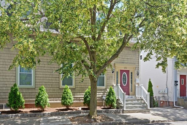 Exterior, Facade, Cape Cod