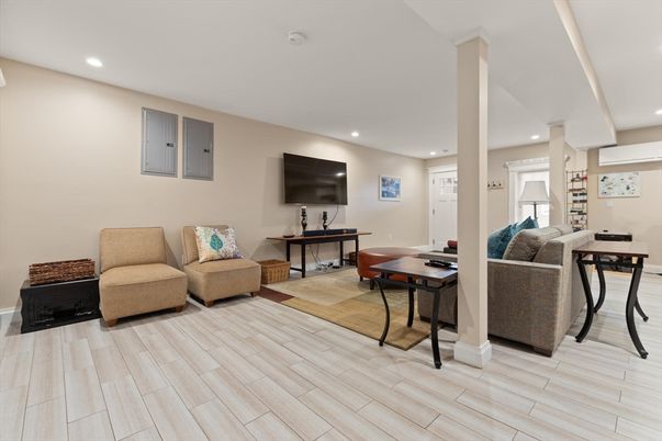 Interior, Living room, Recessed Lighting, Wood Texture Flooring