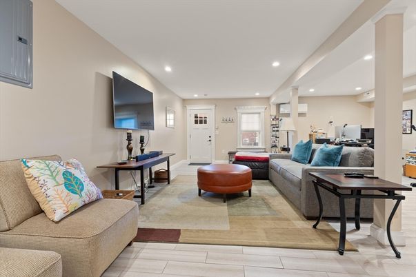 Interior, Living room, Recessed Lighting, Wood Texture Flooring