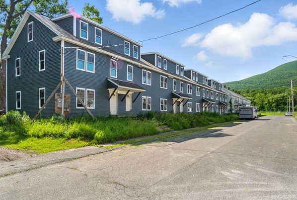 Exterior, Facade, Condo Building