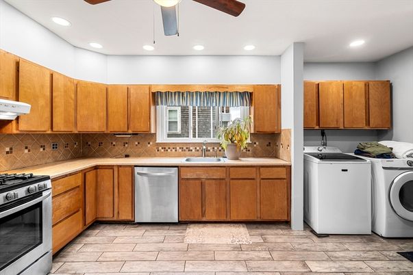 Interior, Kitchen, Recessed Lighting, Washer