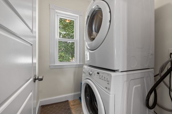 Interior, Utility Closets, Washer, Wood Texture Flooring