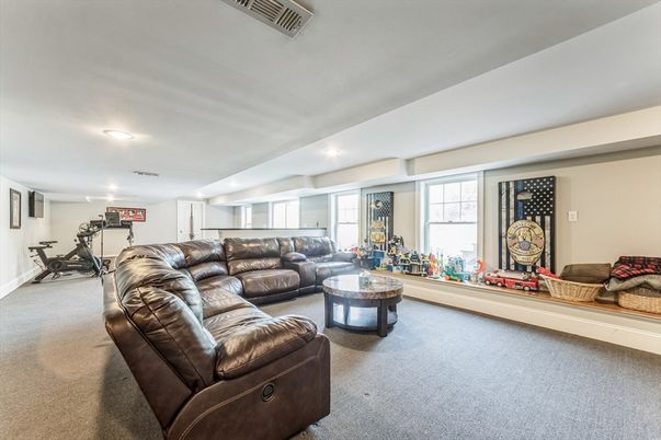 Fitness Equipment, Interior, Living room, Recessed Lighting