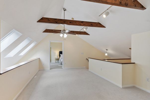 Empty room, Interior, Wooden Beams