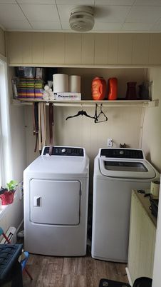 Interior, Utility Closets, Washer, Wood Texture Flooring