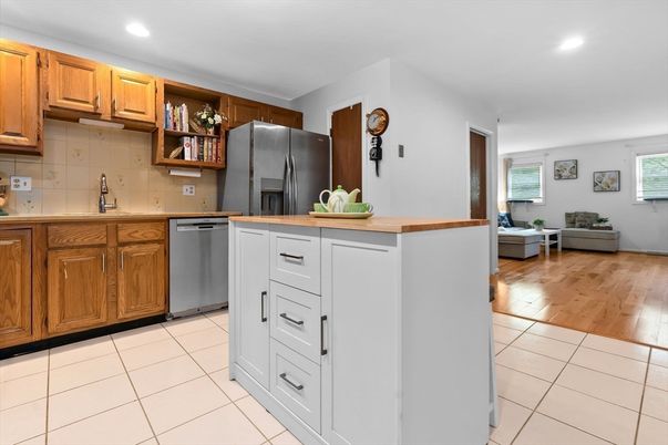 Interior, Kitchen, Living room, Recessed Lighting, Wood Texture Flooring