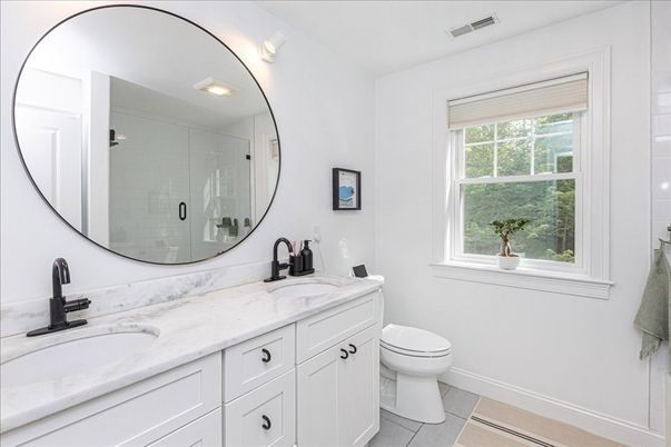 Bathroom, Dual Sink Vanities, Interior