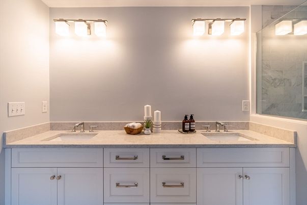 Bathroom, Dual Sink Vanities, Interior