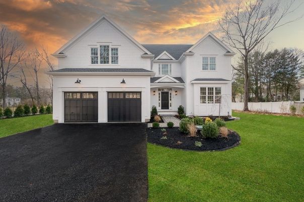 Attached, Exterior, Facade, Farmhouse