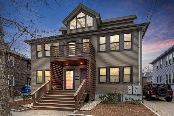 Exterior, Facade, American Foursquare