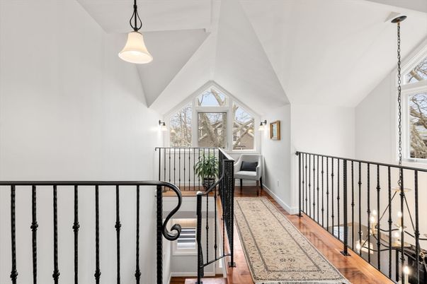 Interior, Pendant Lights, Wood Texture Flooring