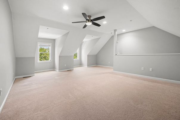 Empty room, Interior, Recessed Lighting