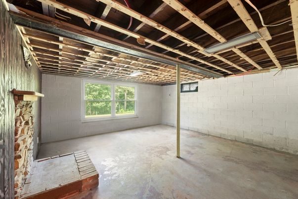 Empty room, Interior, Stone Walls, Wooden Beams