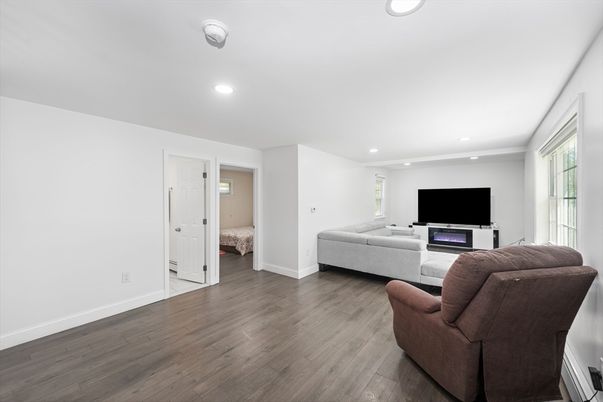 Interior, Living room, Recessed Lighting, Wood Texture Flooring