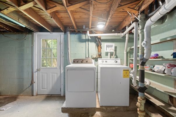 Interior, Washer, Wooden Beams, Wooden Ceilings