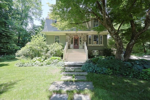Exterior, Facade, Cape Cod