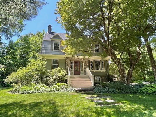 Exterior, Facade, Cape Cod