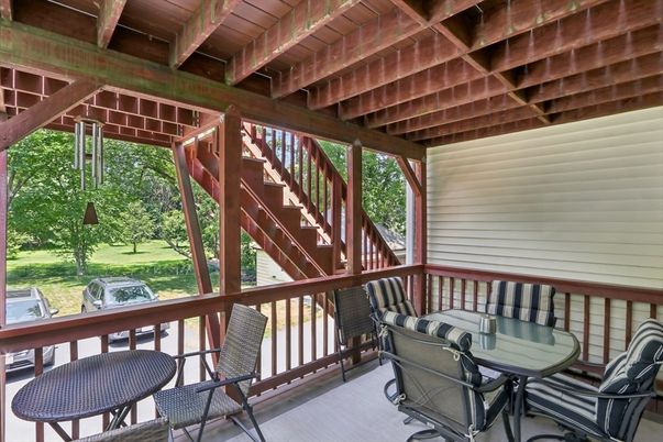 Exterior, Wooden Beams