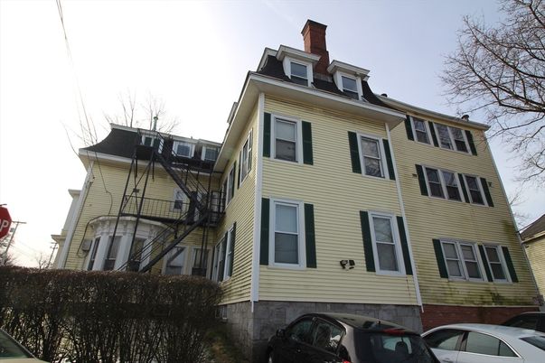 Exterior, Facade, American Foursquare