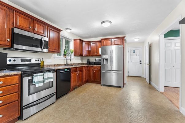 Interior, Kitchen, Stainless Steel Appliances