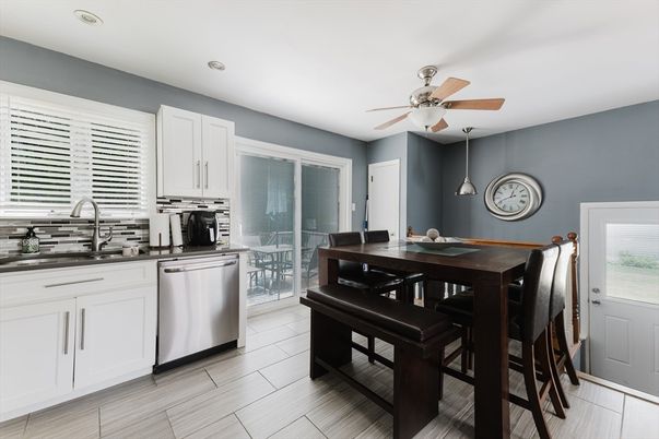 Dining room, Interior, Kitchen, Pendant Lights, Recessed Lighting
