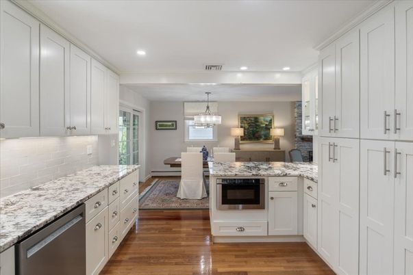Dining room, Interior, Kitchen, Pendant Lights, Recessed Lighting, Wood Texture Flooring