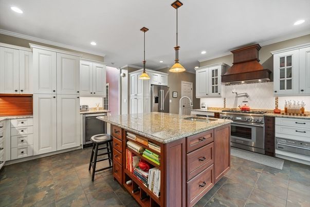 Interior, Kitchen, Pendant Lights, Recessed Lighting, Stainless Steel Appliances