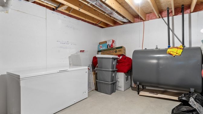 Interior, Washer, Wooden Beams