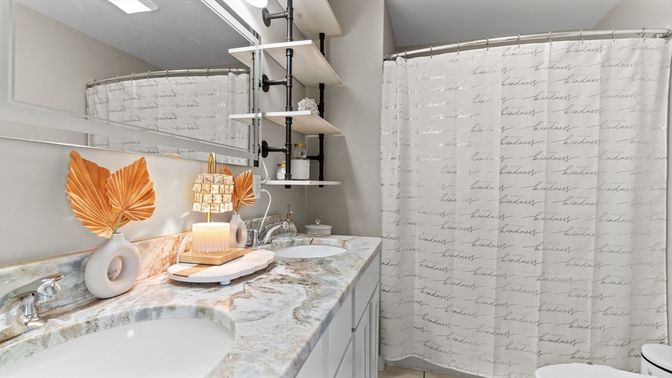 Bathroom, Dual Sink Vanities, Interior
