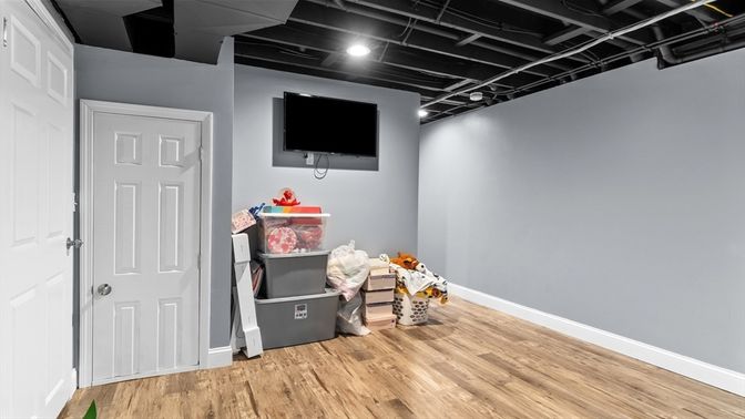Interior, Recessed Lighting, Wood Texture Flooring