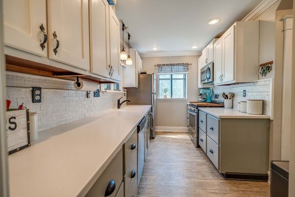 Interior, Kitchen, Pendant Lights, Recessed Lighting, Wood Texture Flooring