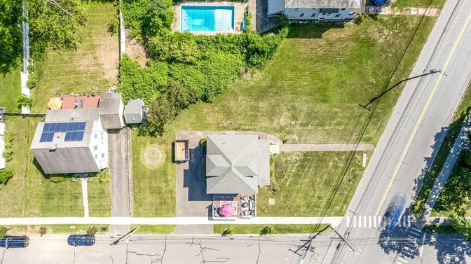 Exterior, Drone