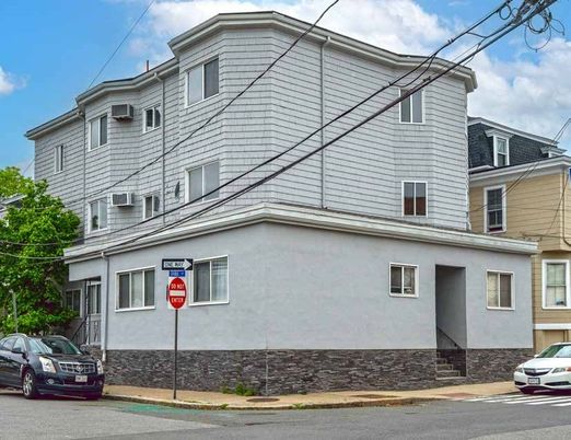 Exterior, Facade, Rowhouse