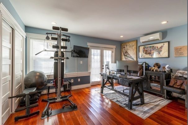 Fitness Equipment, Home Office, Interior, Recessed Lighting, Wood Texture Flooring