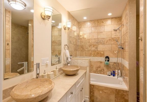 Bathroom, Dual Sink Vanities, Interior, Recessed Lighting